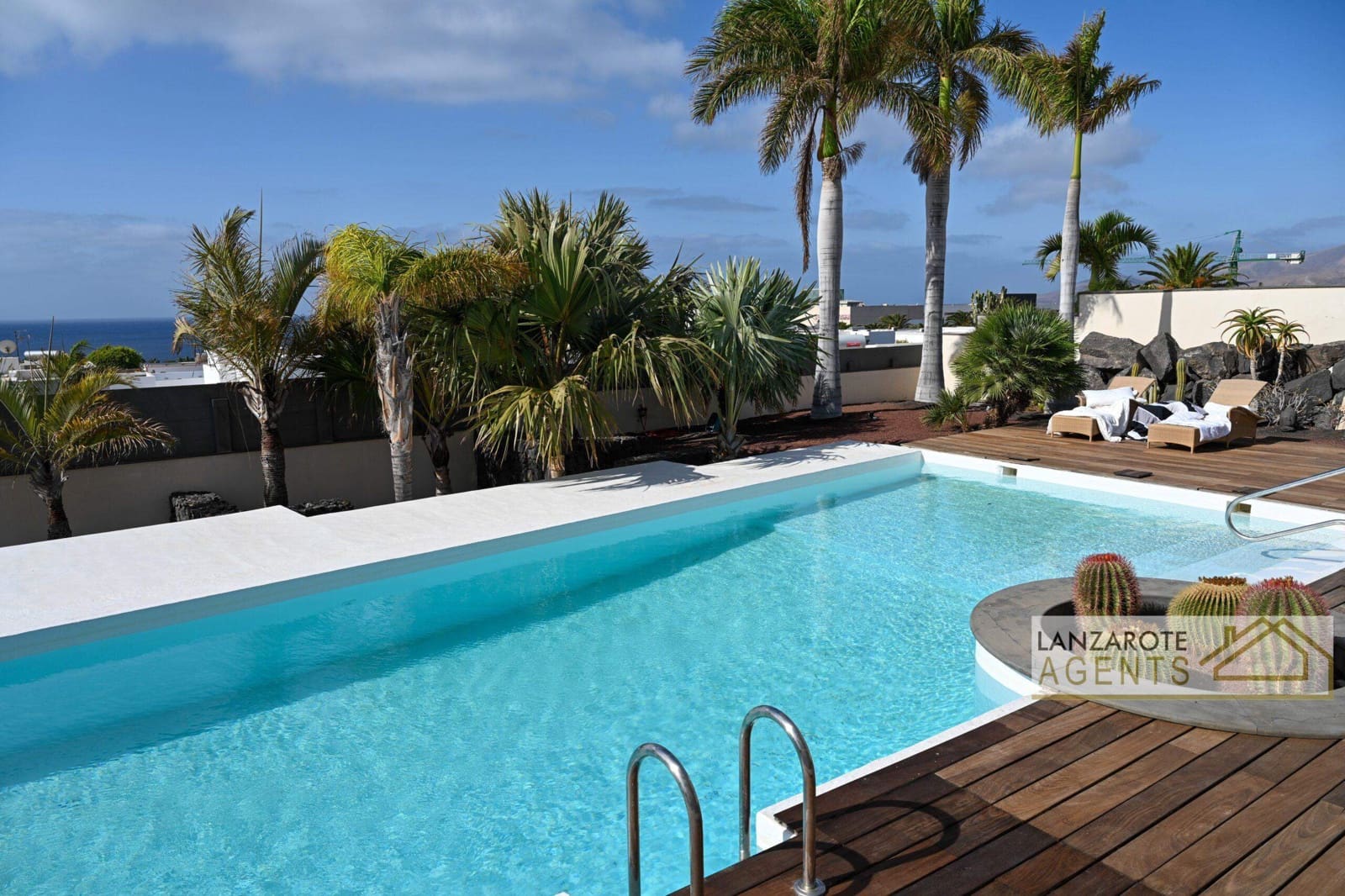 4 soveværelse Villa til salg i Puerto Calero med garage - € 1.800.000 (Ref: 8404304)