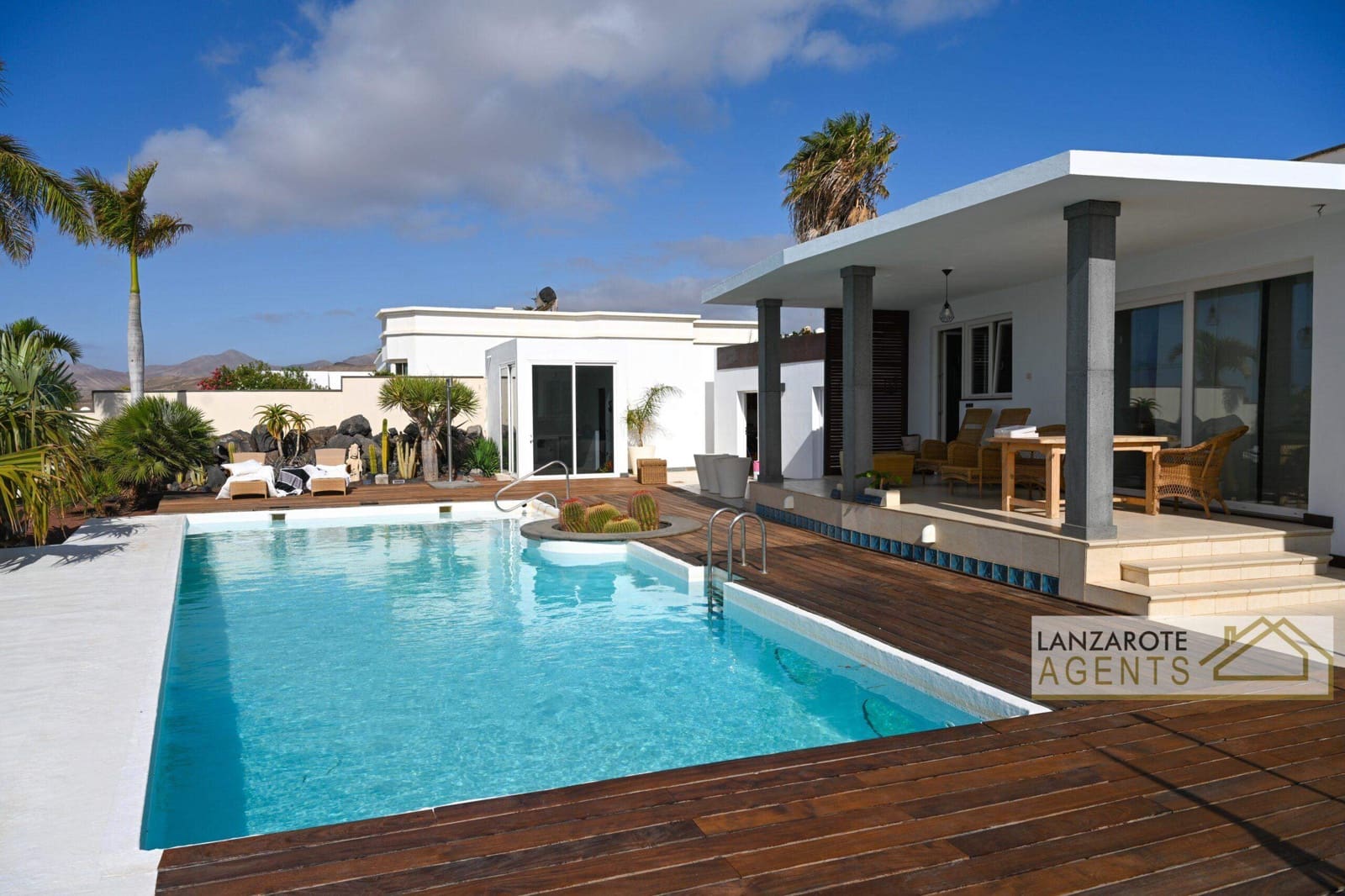 4 soveværelse Villa til salg i Puerto Calero med garage - € 1.800.000 (Ref: 8404304)