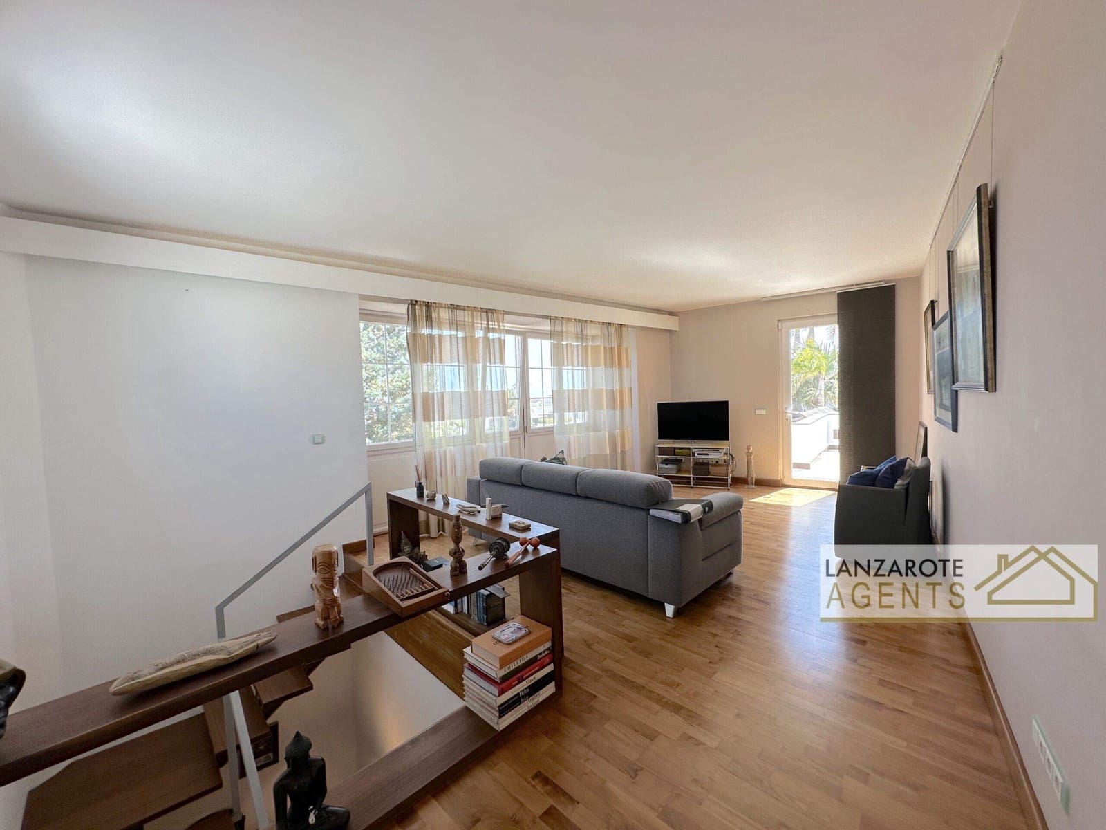 4 bedroom Villa for sale in Puerto Calero with garage - € 1,800,000 (Ref: 8404304)