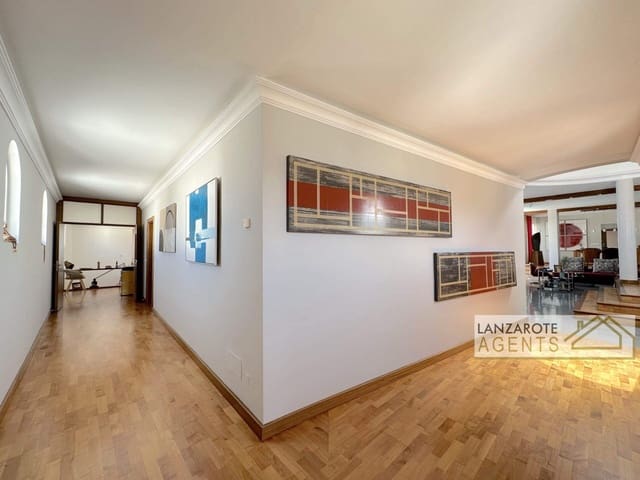 4 Zimmer Villa zu verkaufen in Puerto Calero, Yaiza mit Garage - 1.800.000 € (Ref: 8404304)