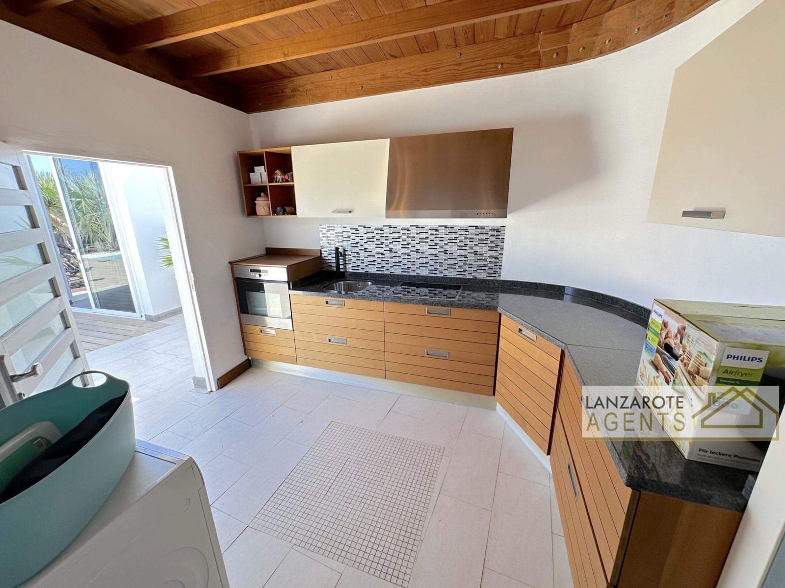 4 bedroom Villa for sale in Puerto Calero with garage - € 1,800,000 (Ref: 8404304)