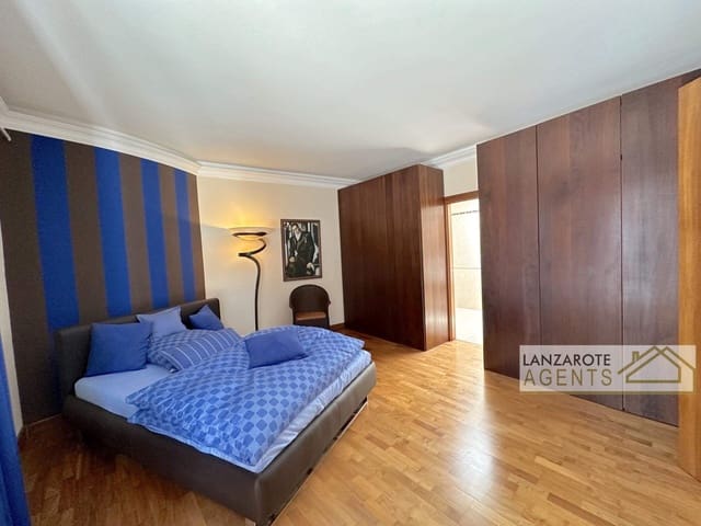 4 Zimmer Villa zu verkaufen in Puerto Calero, Yaiza mit Garage - 1.800.000 € (Ref: 8404304)
