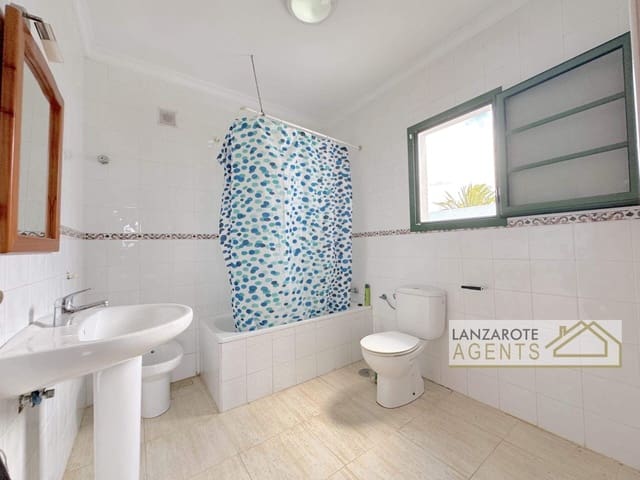 2 sypialnia Bungalow na sprzedaż w Playa Blanca, Yaiza z basenem - 280 000 € (Ref: 8482534)