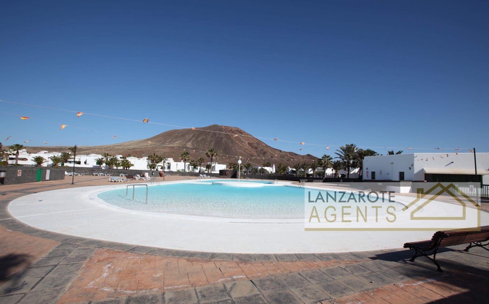 2 sovrum Bungalow till salu i Playa Blanca med pool - 280 000 € (Ref: 8482534)