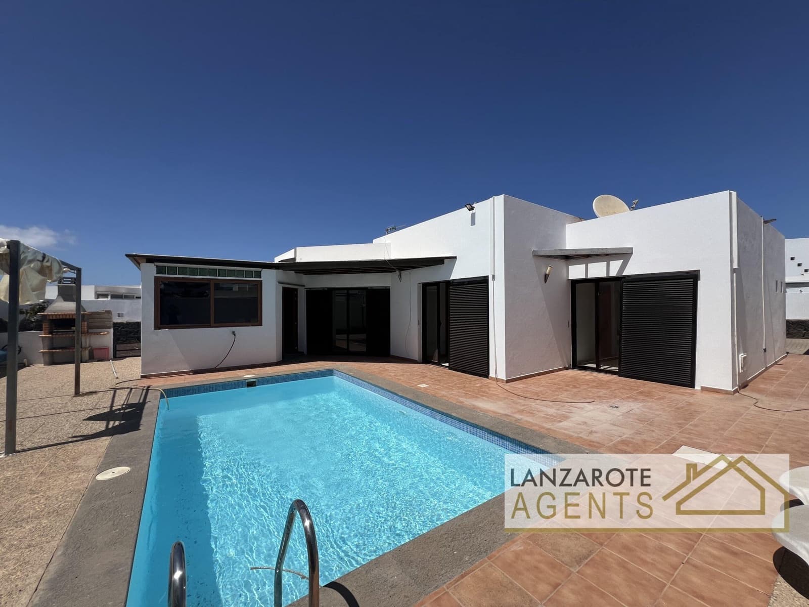 3 bedroom Villa for sale in Playa Blanca - € 440,000 (Ref: 8512312)