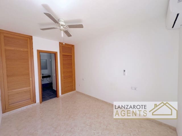 3 soverom Villa til salgs i Playa Blanca, Yaiza - € 440 000 (Ref: 8512312)