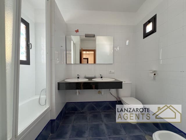 3 soverom Villa til salgs i Playa Blanca, Yaiza - € 440 000 (Ref: 8512312)