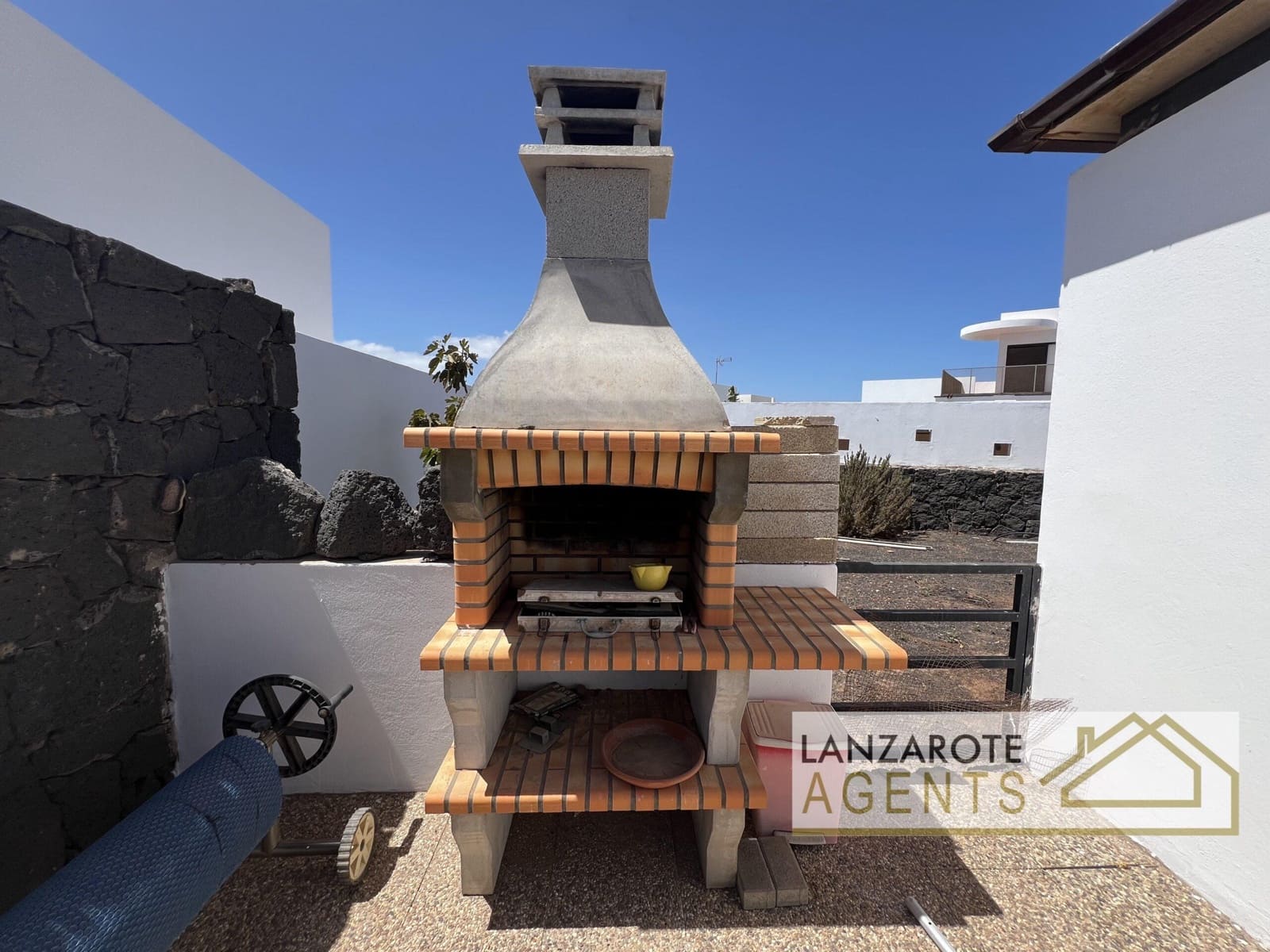 3 bedroom Villa for sale in Playa Blanca - € 440,000 (Ref: 8512312)