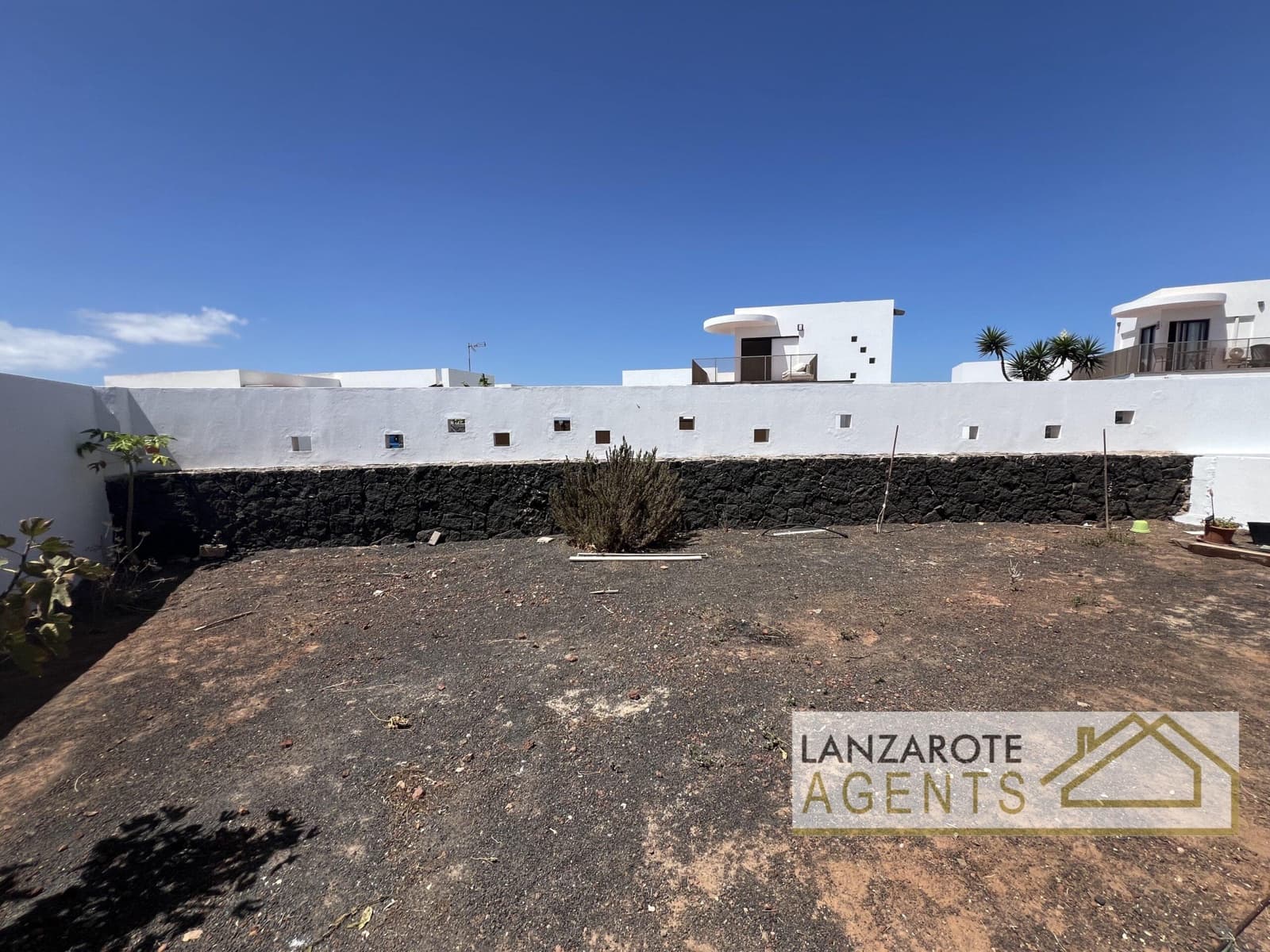 3 bedroom Villa for sale in Playa Blanca - € 440,000 (Ref: 8512312)