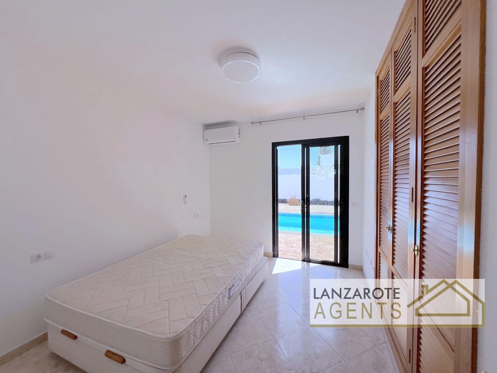 3 soverom Villa til salgs i Playa Blanca - € 440 000 (Ref: 8512312)