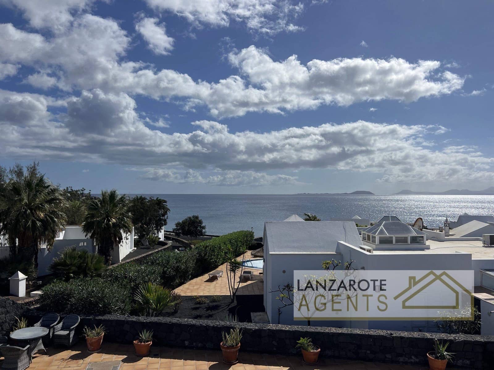 4 bedroom Villa for sale in Playa Blanca - € 849,000 (Ref: 8637220)