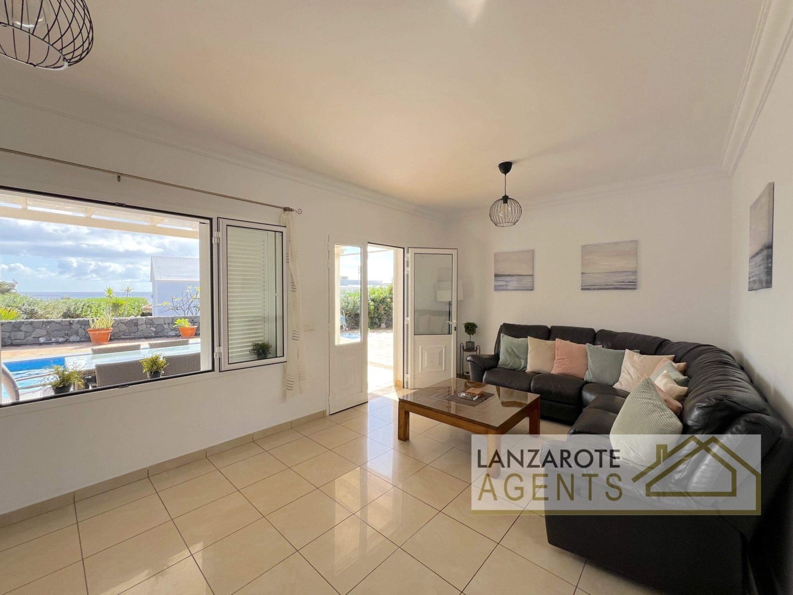 4 bedroom Villa for sale in Playa Blanca - € 849,000 (Ref: 8637220)