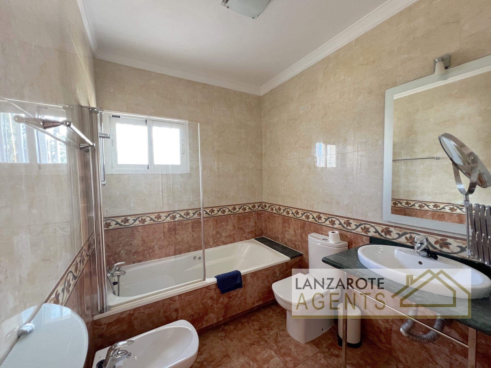 4 soveværelse Villa til salg i Playa Blanca - € 849.000 (Ref: 8637220)