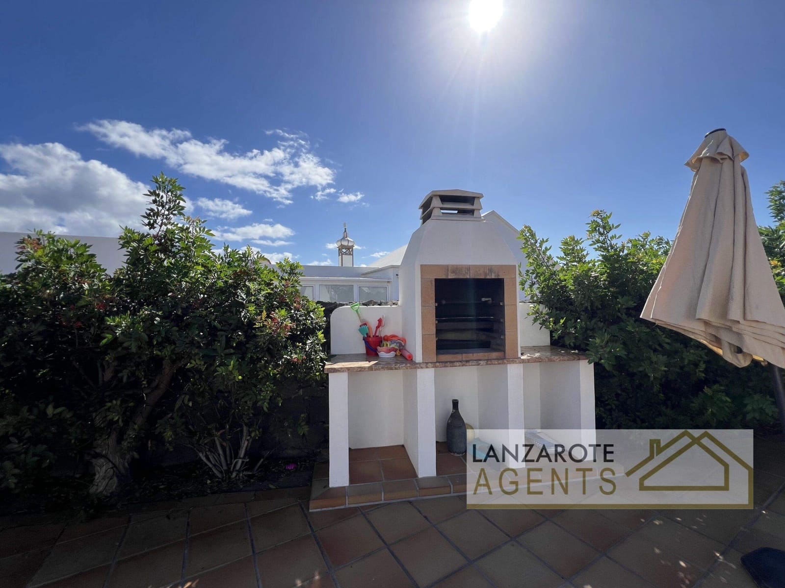 4 soveværelse Villa til salg i Playa Blanca - € 849.000 (Ref: 8637220)
