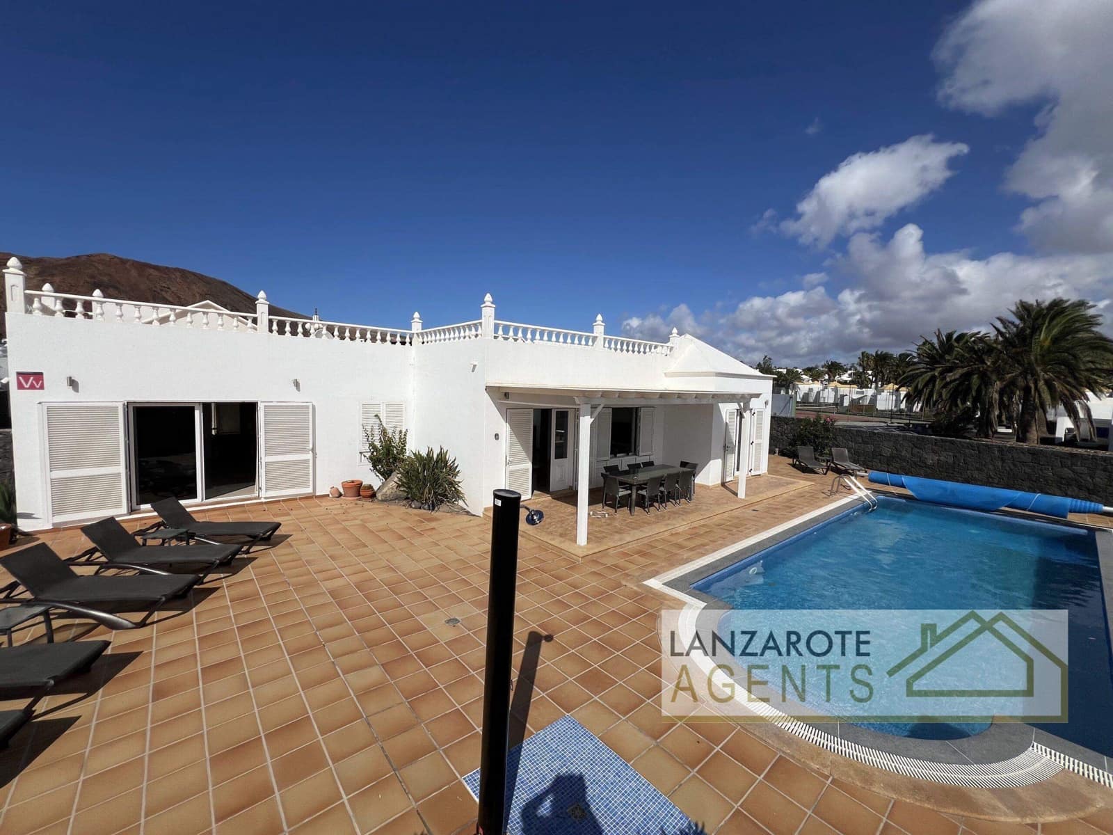 4 soveværelse Villa til salg i Playa Blanca - € 849.000 (Ref: 8637220)
