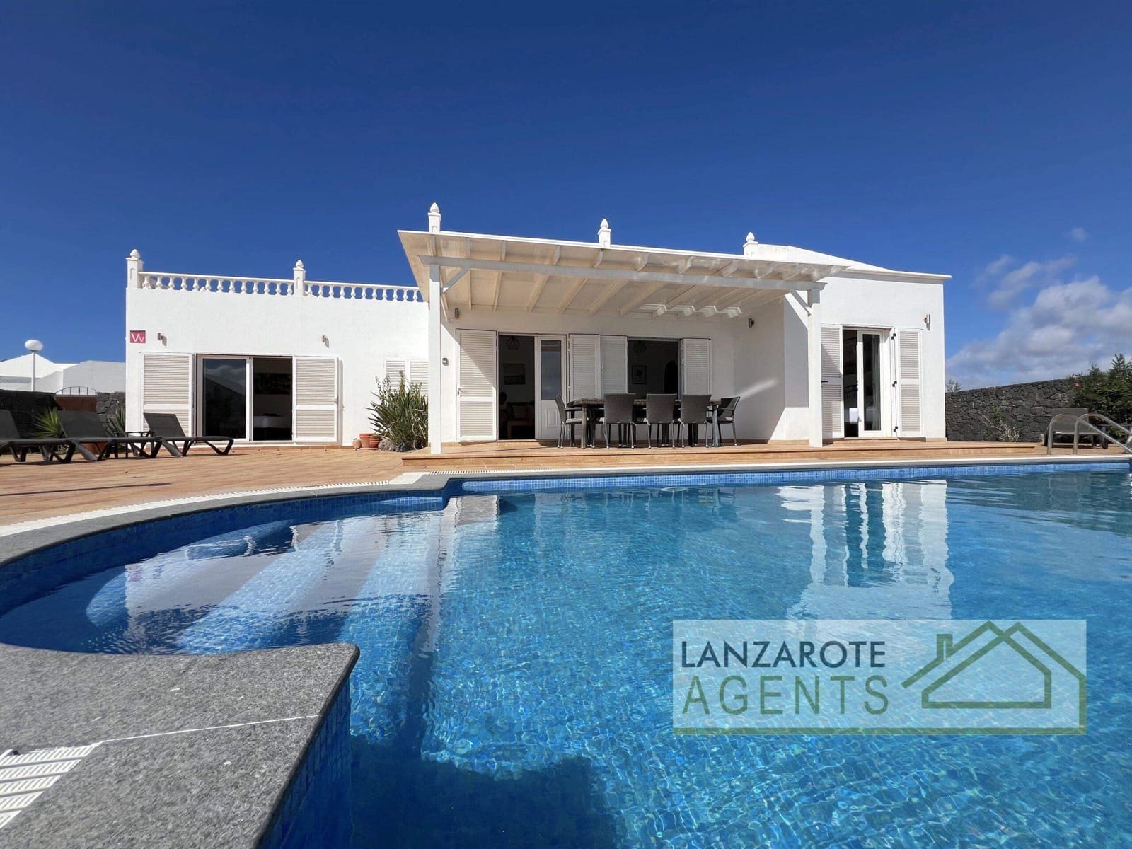 4 soveværelse Villa til salg i Playa Blanca - € 849.000 (Ref: 8637220)