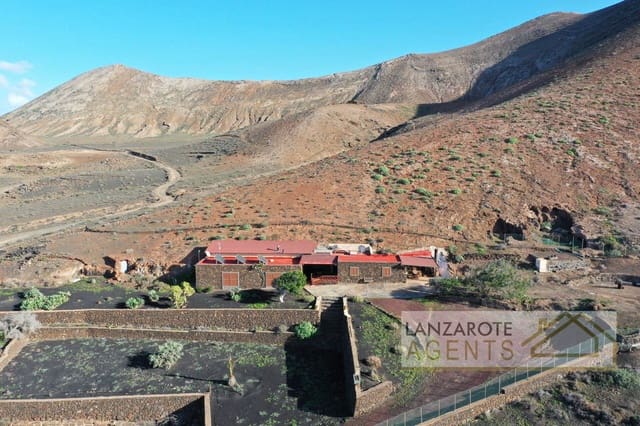 2 soveværelse Villa til salg i Tinajo - € 625.000 (Ref: 8735872)