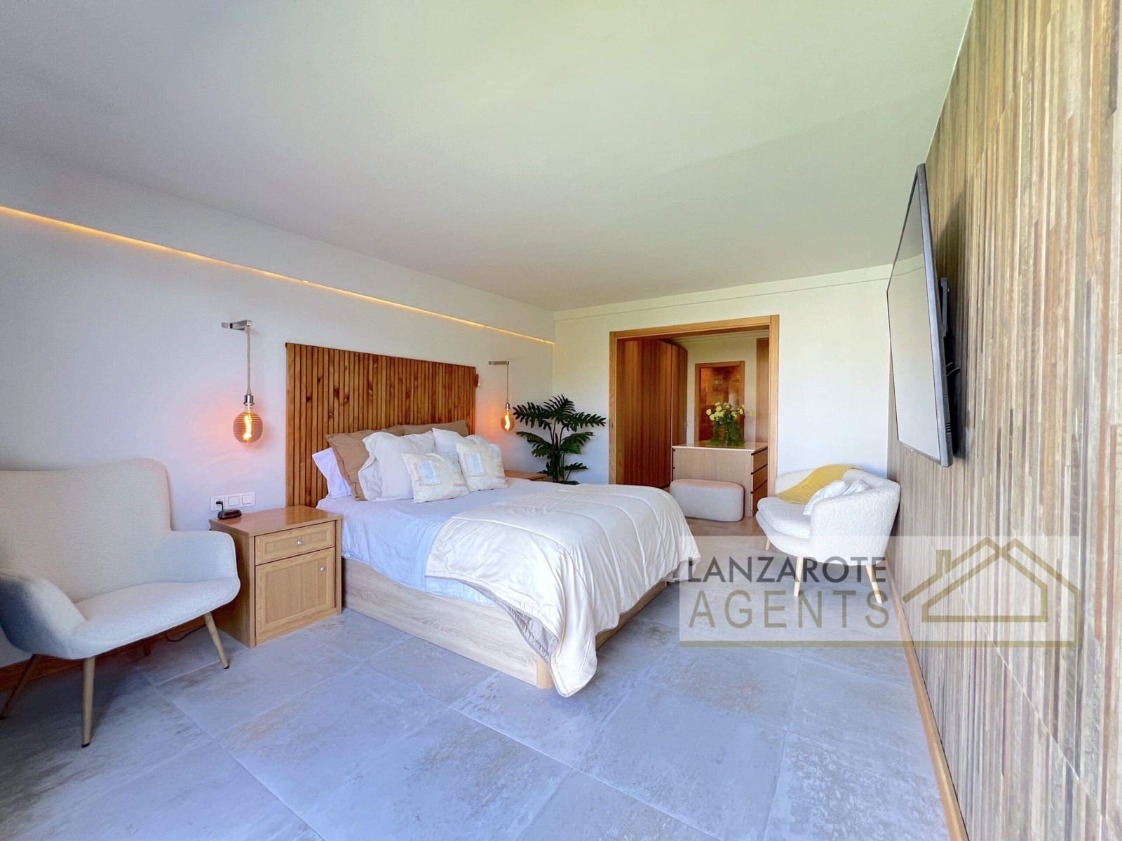 3 soveværelse Villa til salg i Playa Blanca med swimmingpool - € 715.000 (Ref: 8802499)