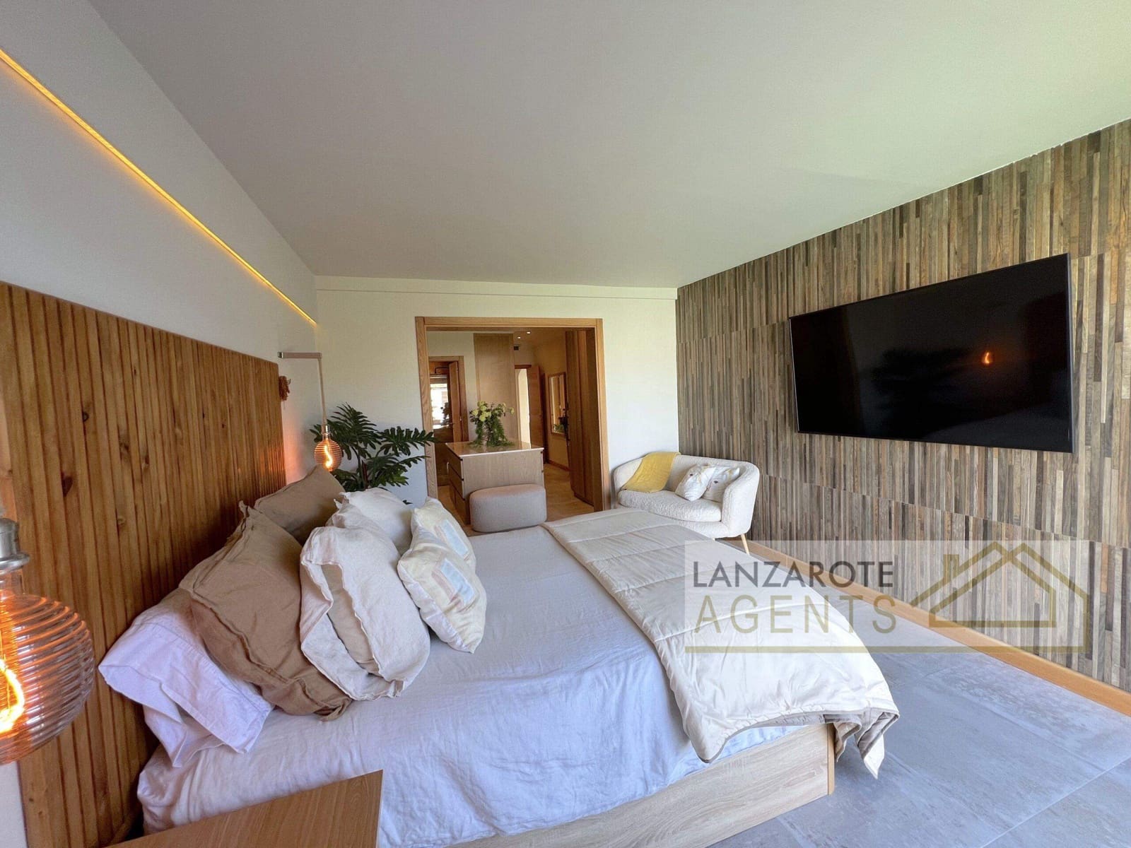 3 soveværelse Villa til salg i Playa Blanca med swimmingpool - € 715.000 (Ref: 8802499)