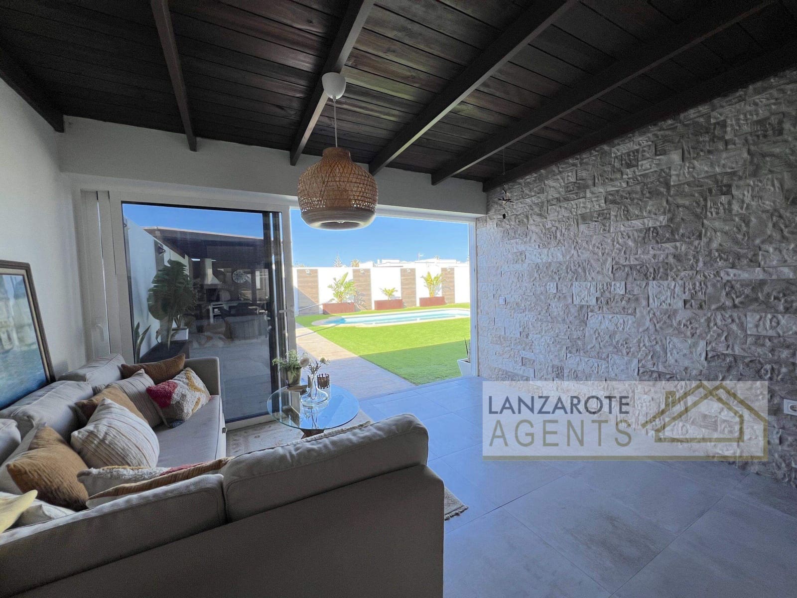 3 soveværelse Villa til salg i Playa Blanca med swimmingpool - € 715.000 (Ref: 8802499)