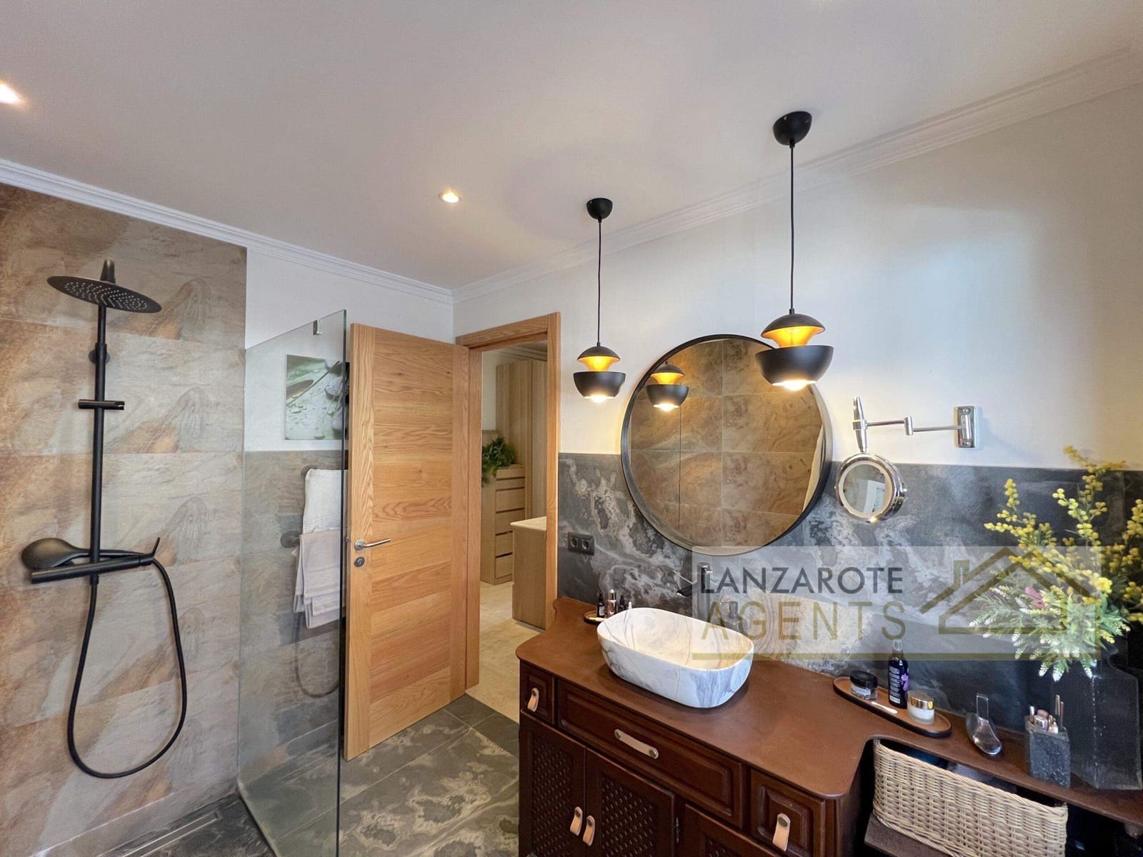 3 soveværelse Villa til salg i Playa Blanca med swimmingpool - € 715.000 (Ref: 8802499)