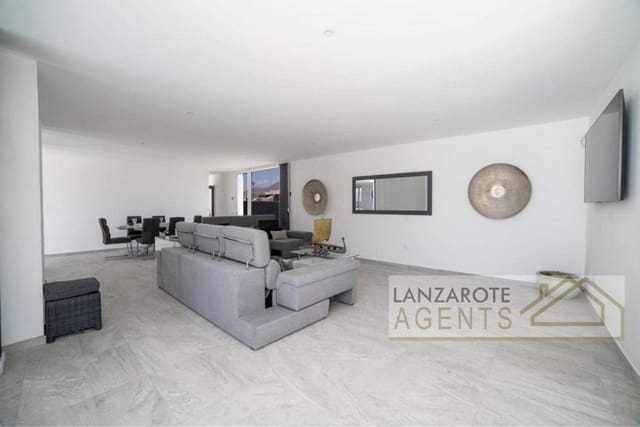 4 makuuhuone Huvila myytävänä paikassa Playa Blanca, Yaiza - 1 350 000 € (Ref: 8813445)