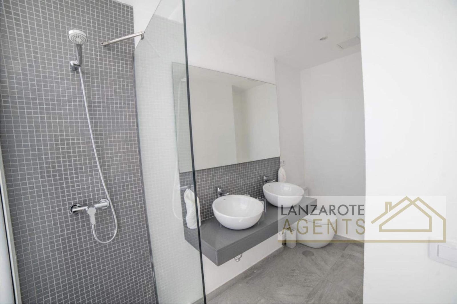 4 slaapkamer Villa te koop in Playa Blanca - € 1.350.000 (Ref: 8813445)