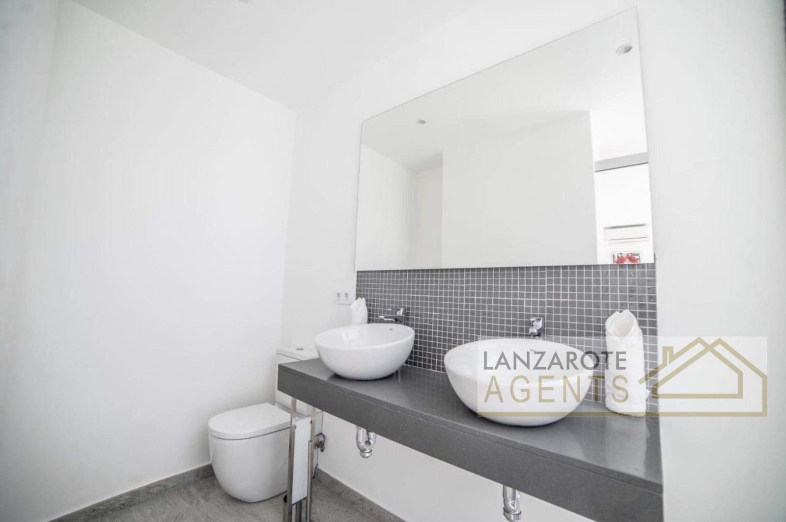 4 Zimmer Villa zu verkaufen in Playa Blanca - 1.350.000 € (Ref: 8813445)