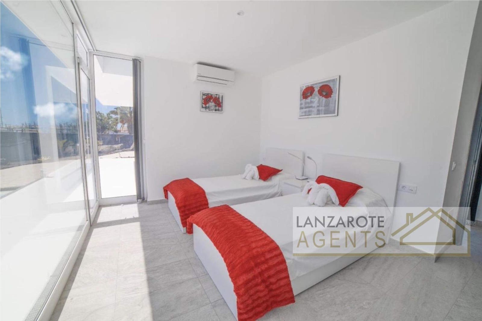 4 Zimmer Villa zu verkaufen in Playa Blanca - 1.350.000 € (Ref: 8813445)
