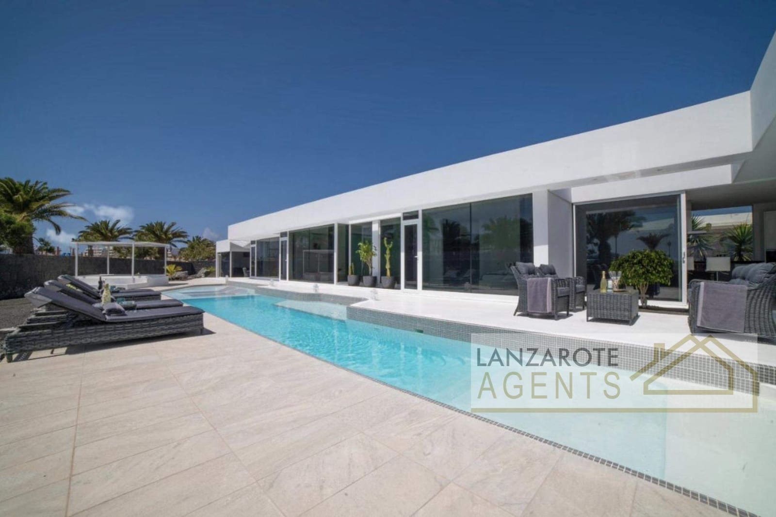 4 Zimmer Villa zu verkaufen in Playa Blanca - 1.350.000 € (Ref: 8813445)