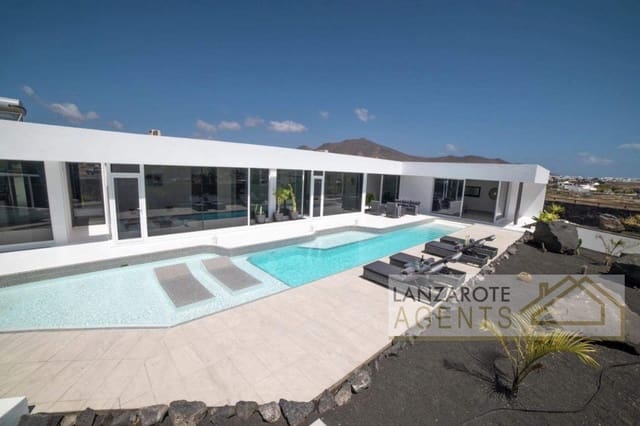 4 Zimmer Villa zu verkaufen in Playa Blanca, Yaiza - 1.350.000 € (Ref: 8813445)