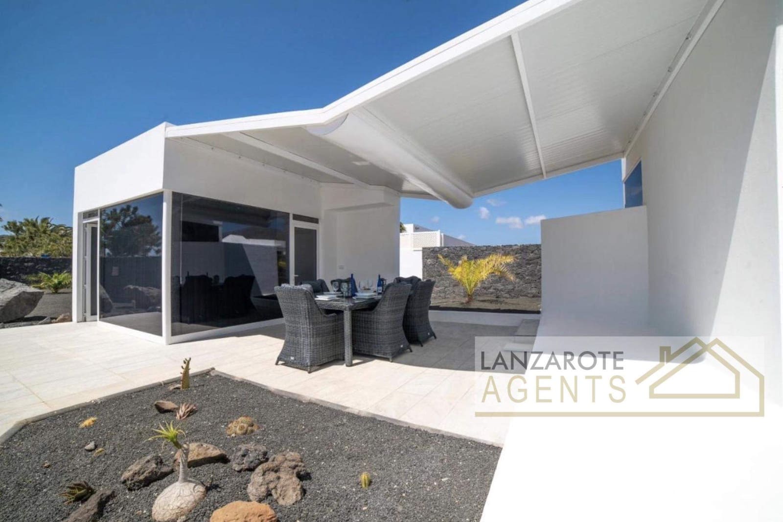 4 Zimmer Villa zu verkaufen in Playa Blanca - 1.350.000 € (Ref: 8813445)