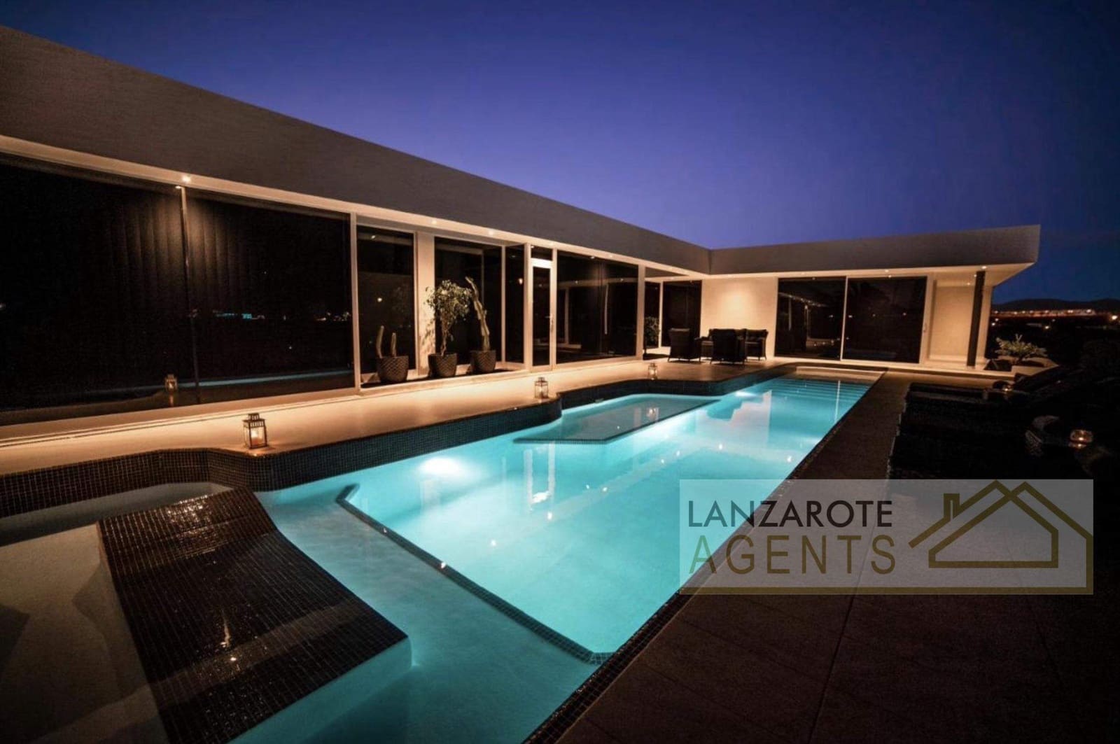 4 Zimmer Villa zu verkaufen in Playa Blanca - 1.350.000 € (Ref: 8813445)