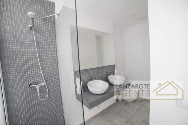 4 Zimmer Villa zu verkaufen in Playa Blanca, Yaiza - 1.350.000 € (Ref: 8813445)