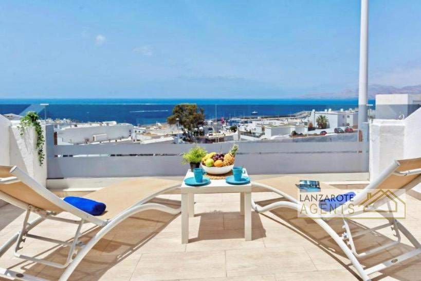 2 soveværelse Lejlighed til salg i Puerto del Carmen med swimmingpool - € 630.000 (Ref: 8813446)