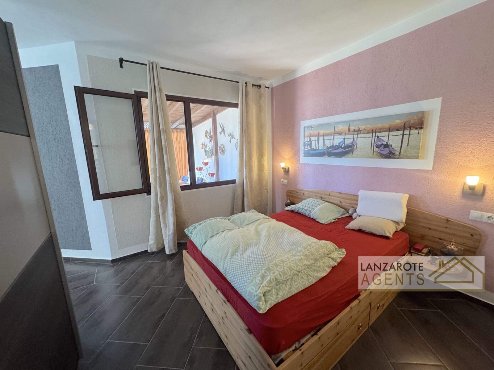 4 slaapkamer Halfvrijstaande villa te koop in Playa Blanca - € 529.000 (Ref: 8960893)