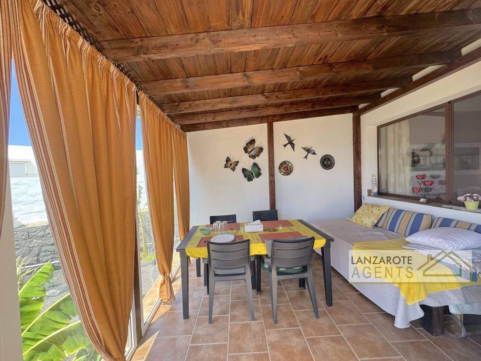 4 slaapkamer Halfvrijstaande villa te koop in Playa Blanca - € 529.000 (Ref: 8960893)