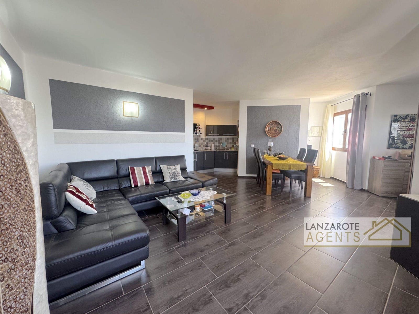 4 slaapkamer Halfvrijstaande villa te koop in Playa Blanca - € 529.000 (Ref: 8960893)