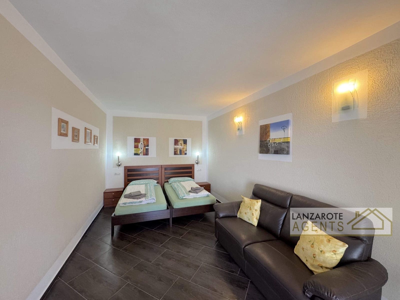 4 slaapkamer Halfvrijstaande villa te koop in Playa Blanca - € 529.000 (Ref: 8960893)