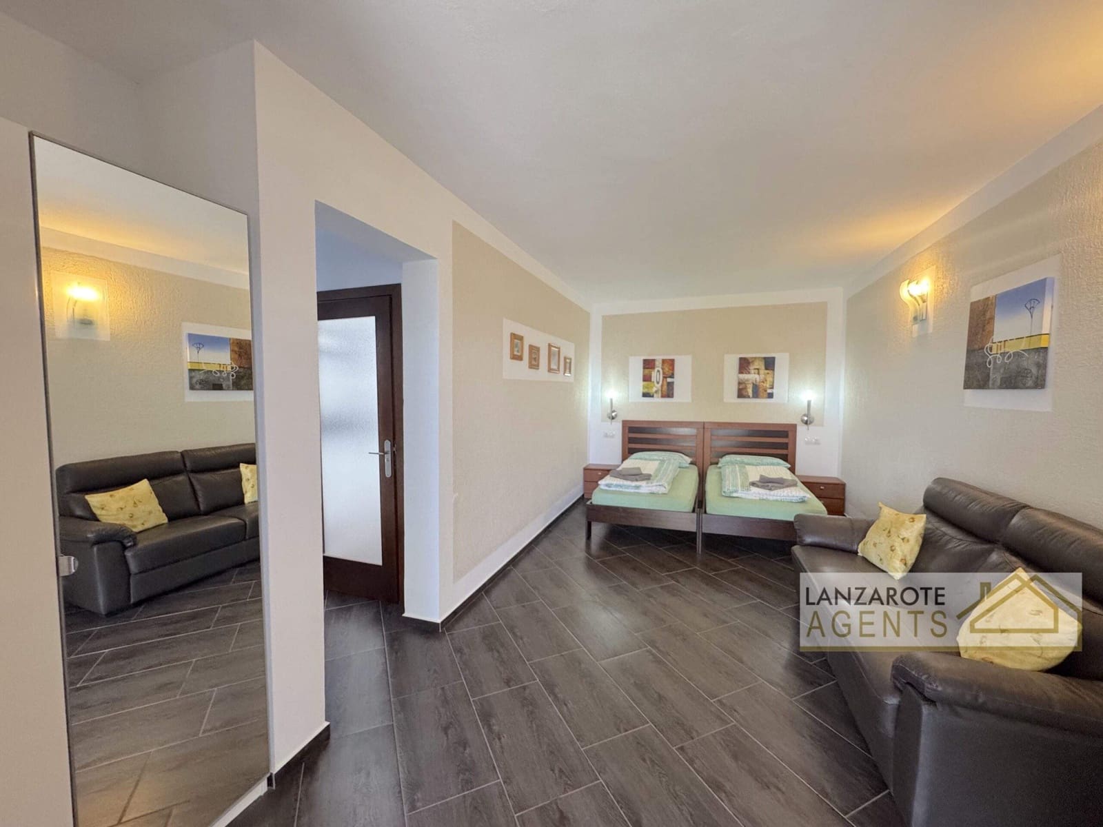 4 slaapkamer Halfvrijstaande villa te koop in Playa Blanca - € 529.000 (Ref: 8960893)