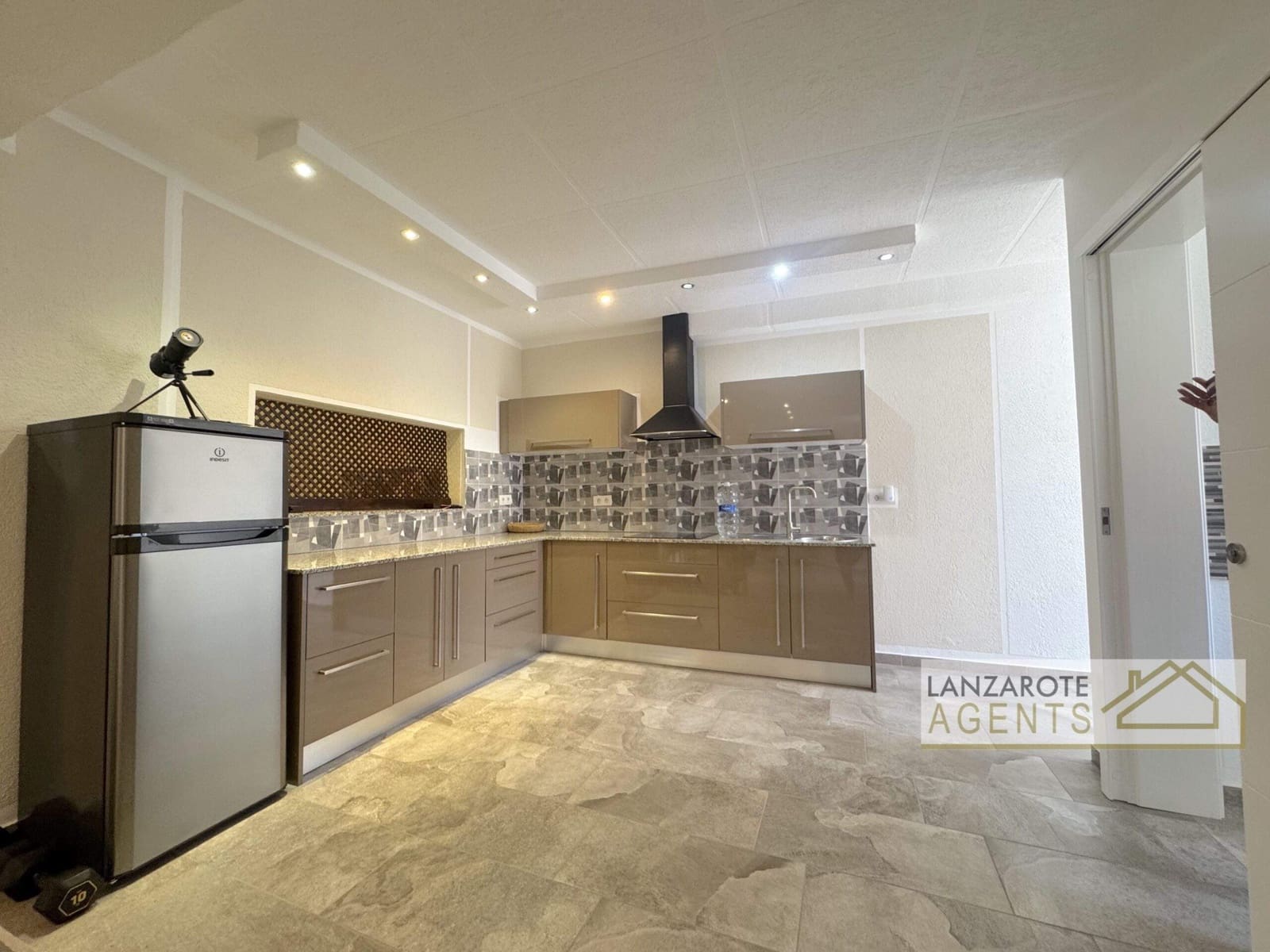 4 slaapkamer Halfvrijstaande villa te koop in Playa Blanca - € 529.000 (Ref: 8960893)