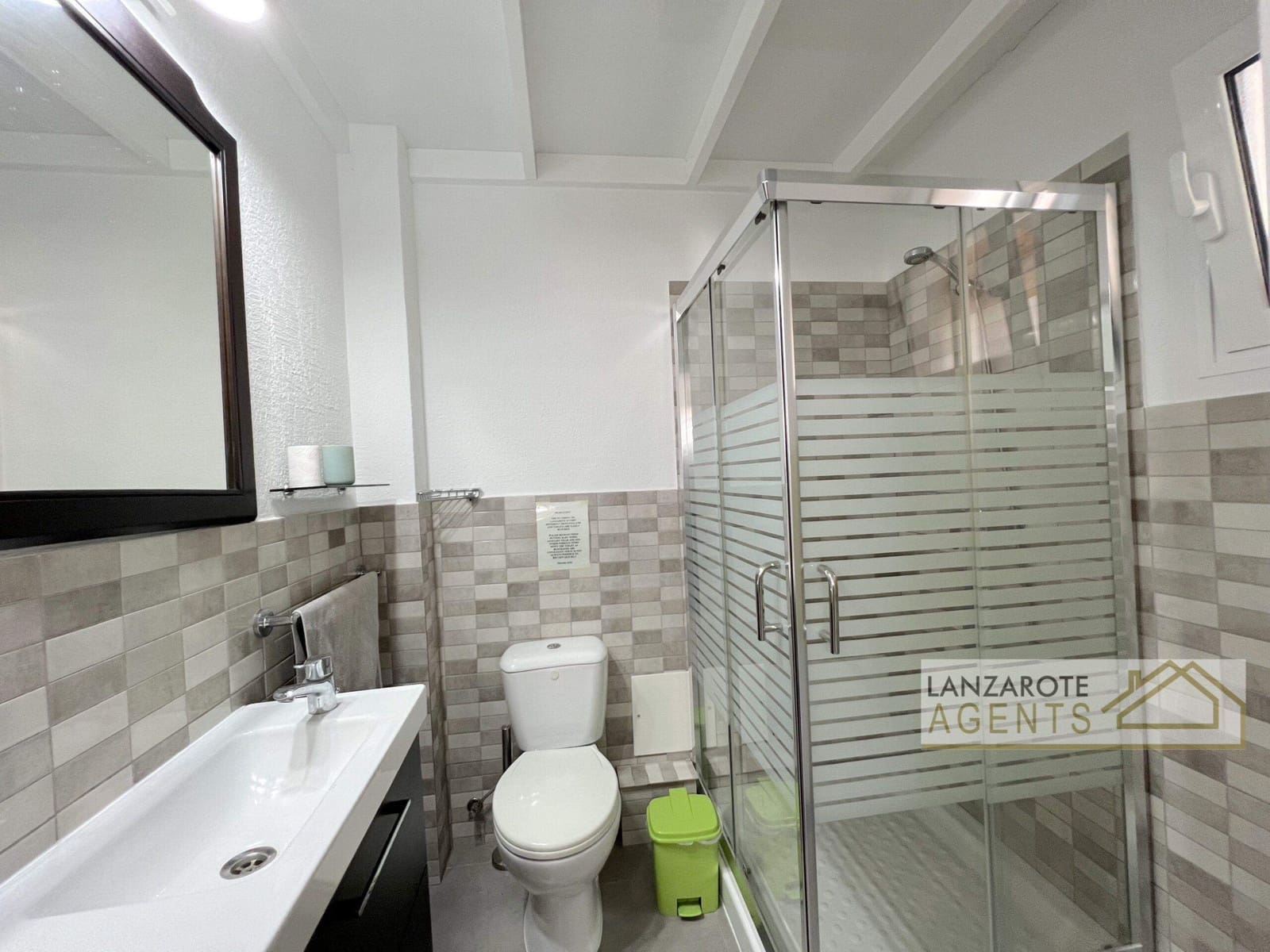 4 slaapkamer Halfvrijstaande villa te koop in Playa Blanca - € 529.000 (Ref: 8960893)