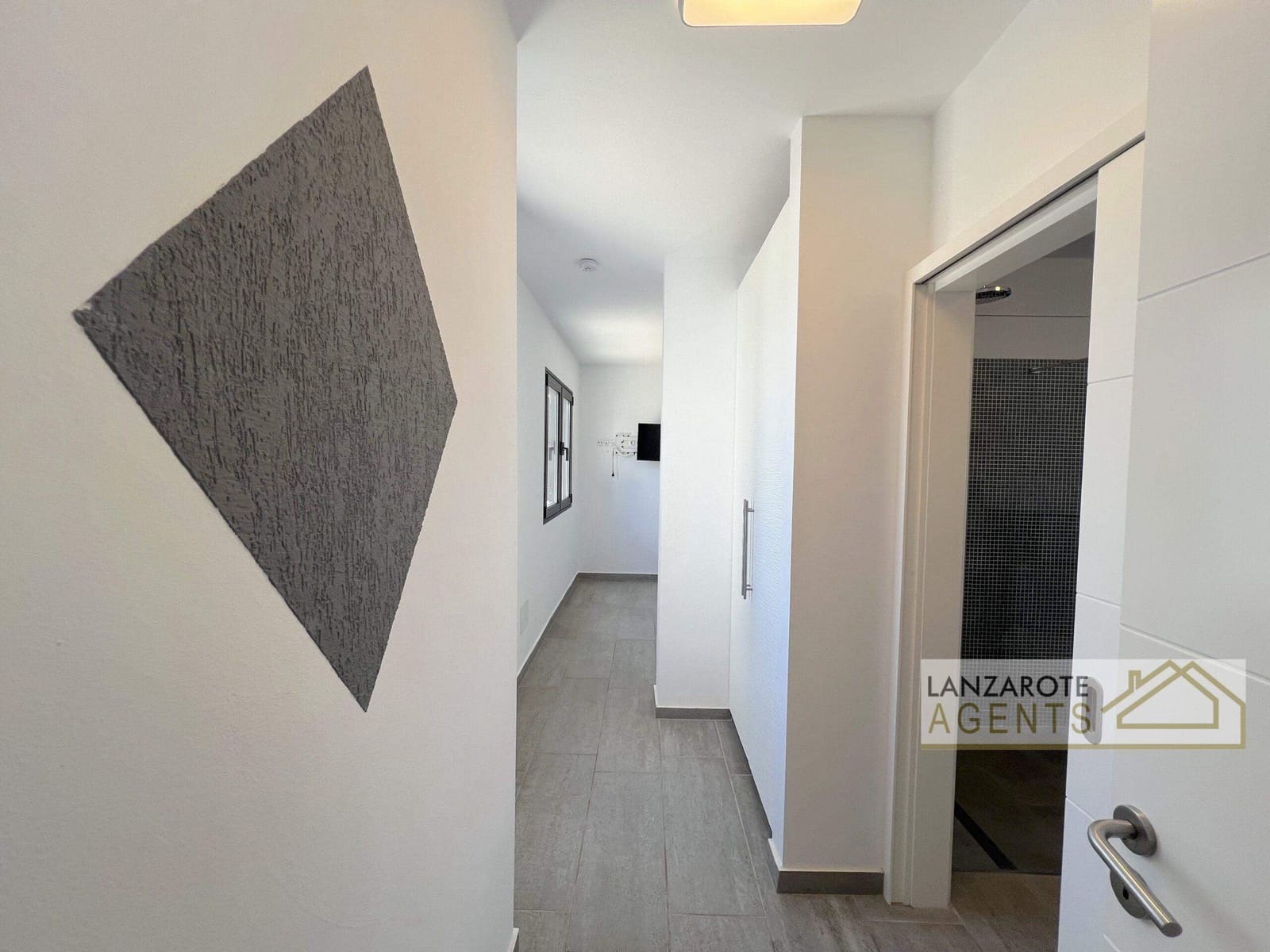 4 bedroom Villa for sale in Playa Blanca - € 595,000 (Ref: 8981837)