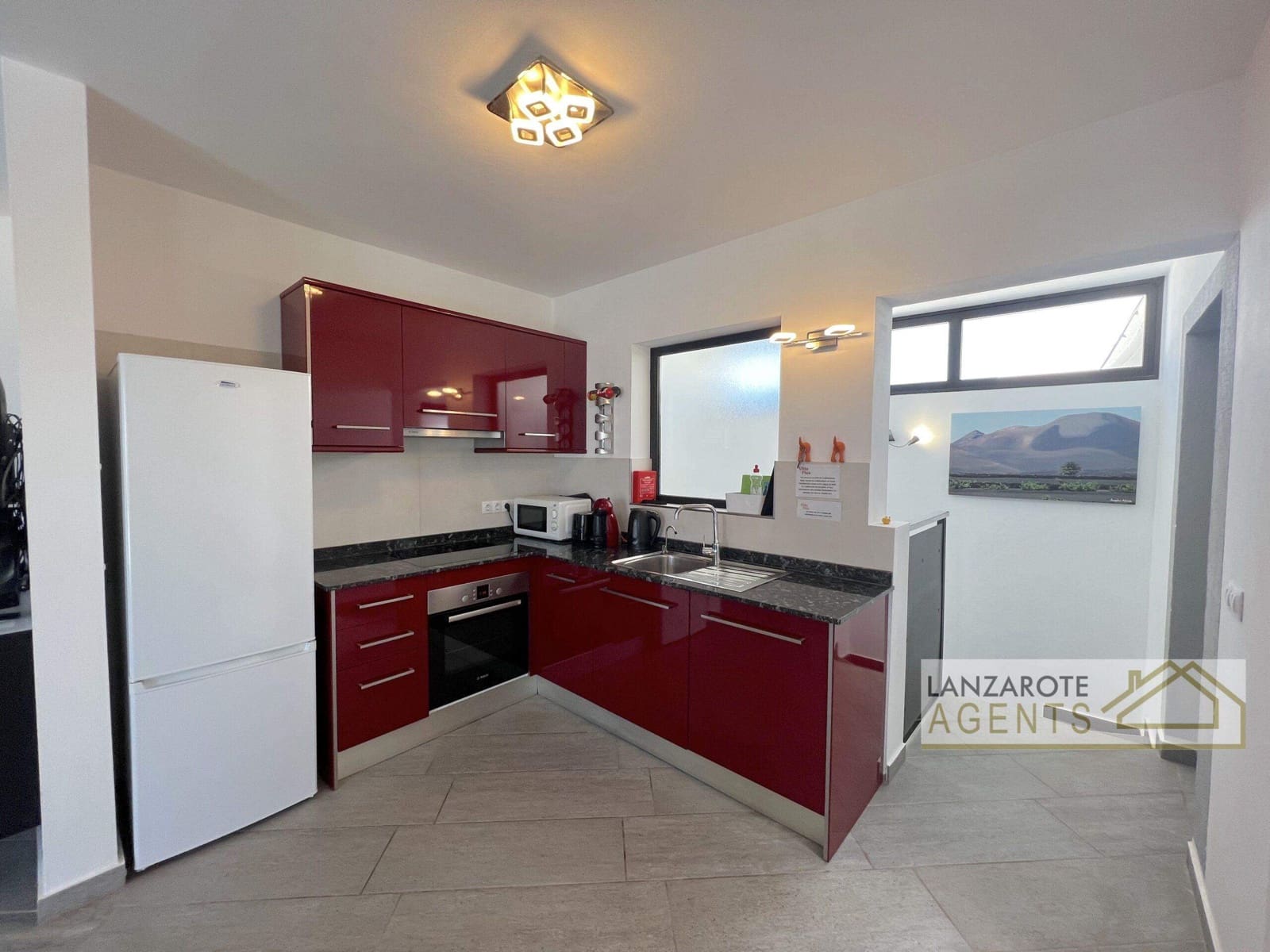 4 soveværelse Villa til salg i Playa Blanca med swimmingpool - € 575.000 (Ref: 8981837)