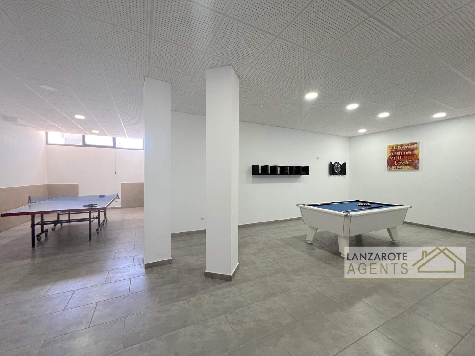 4 soveværelse Villa til salg i Playa Blanca med swimmingpool - € 575.000 (Ref: 8981837)