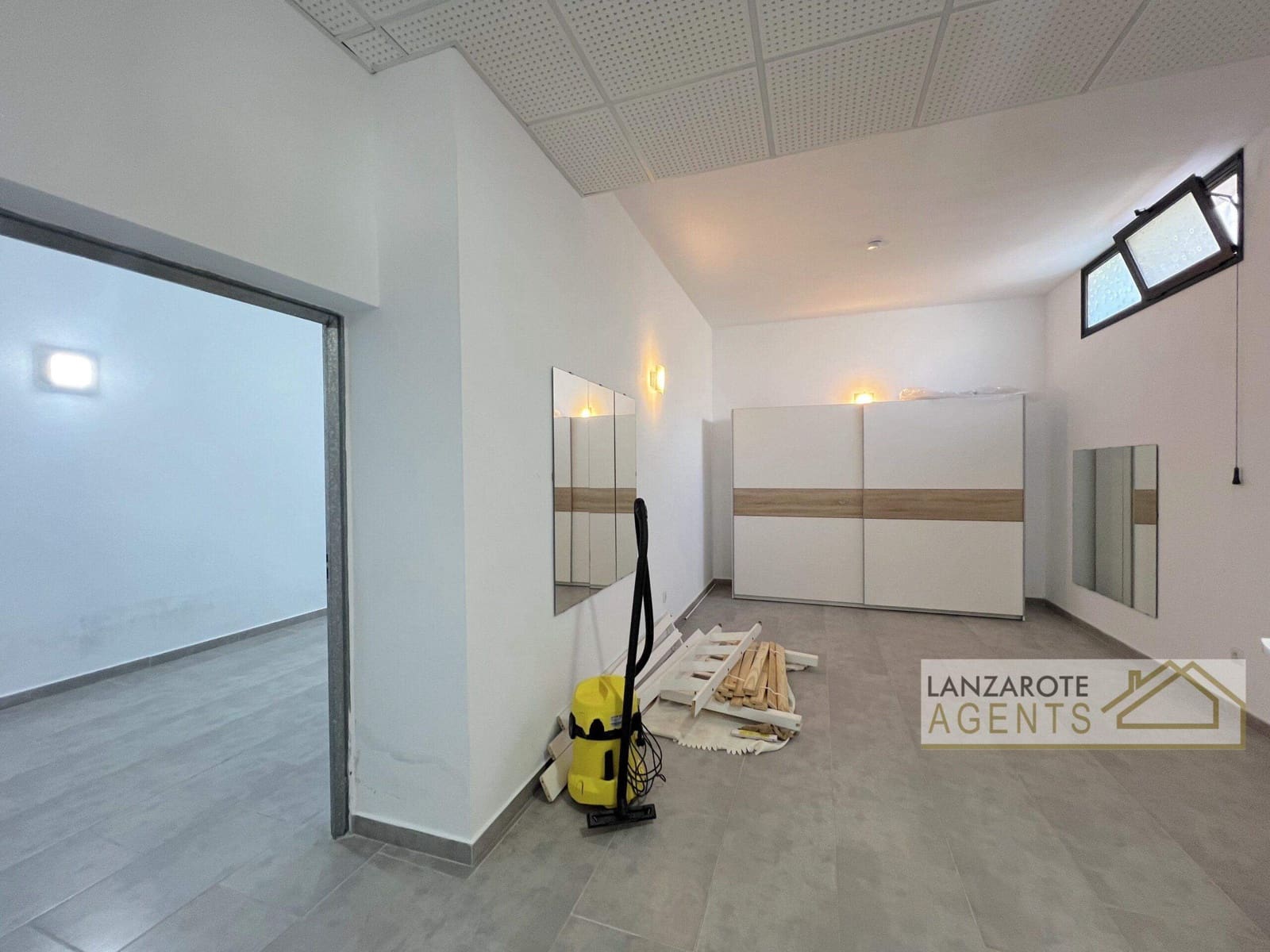 4 soveværelse Villa til salg i Playa Blanca med swimmingpool - € 575.000 (Ref: 8981837)