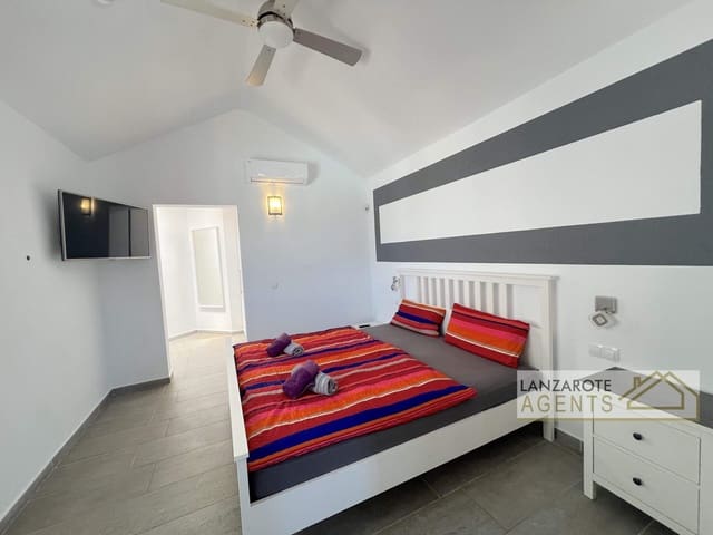 4 Zimmer Villa zu verkaufen in Playa Blanca, Yaiza mit Pool - 575.000 € (Ref: 8981837)