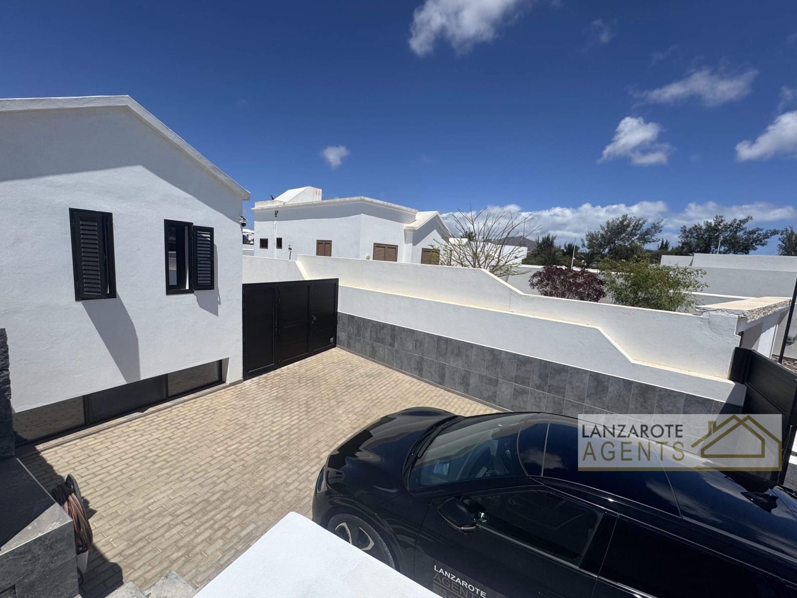 4 soveværelse Villa til salg i Playa Blanca med swimmingpool - € 575.000 (Ref: 8981837)
