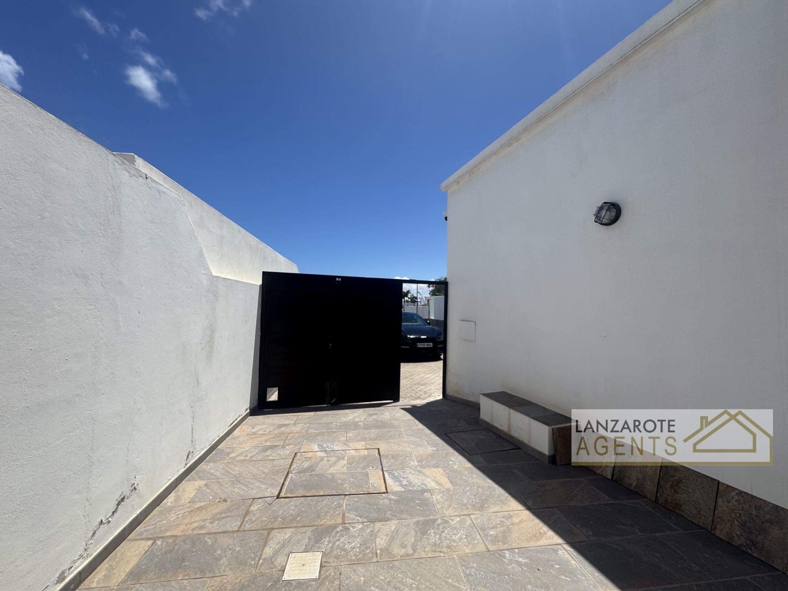 4 soveværelse Villa til salg i Playa Blanca med swimmingpool - € 575.000 (Ref: 8981837)