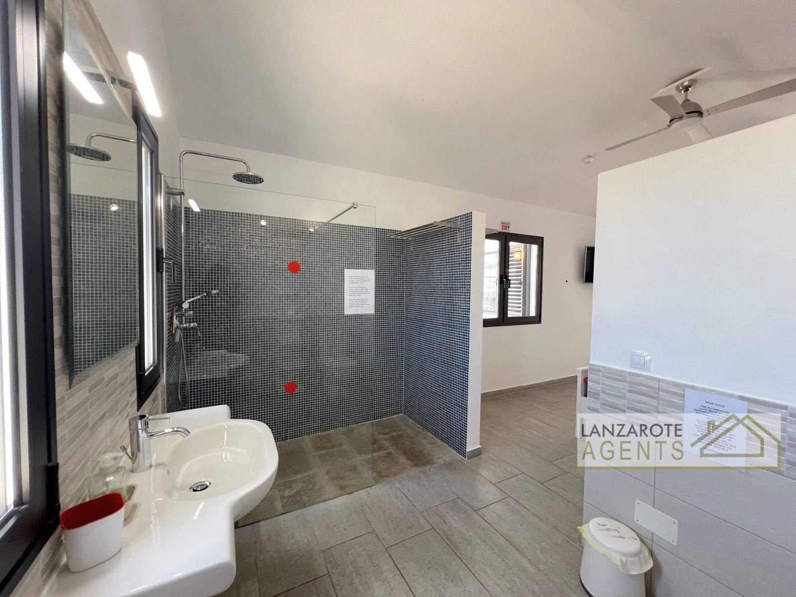 4 soveværelse Villa til salg i Playa Blanca med swimmingpool - € 575.000 (Ref: 8981837)